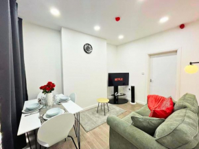 Entire Flat Leicester DMU - LT Flat 1